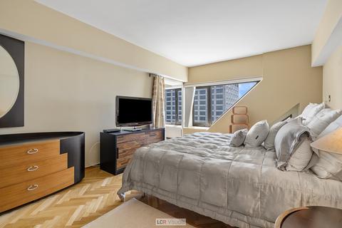 175 E Delaware Pl #6509, Chicago, IL 60611 photo 13