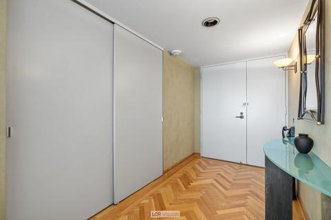 175 E Delaware Pl #6509, Chicago, IL 60611 photo 2