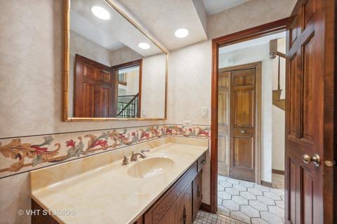 8680 Heather Dr, Burr Ridge, IL 60527 photo 5