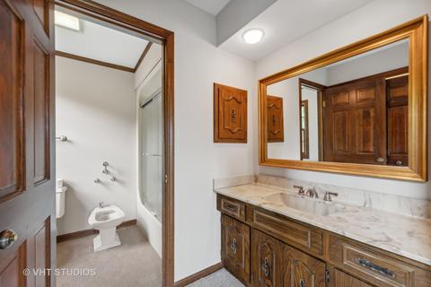 8680 Heather Dr, Burr Ridge, IL 60527 photo 15