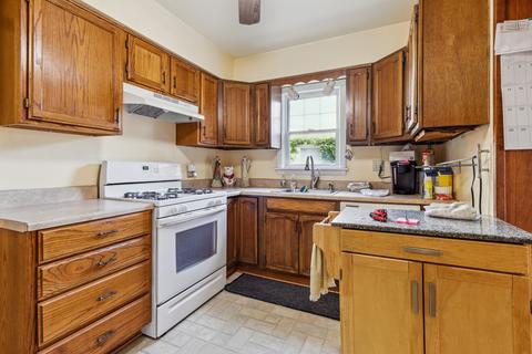 17841 Escanaba Ave, Lansing, IL 60438 photo 4