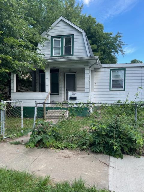 210 E Hill St, Champaign, IL 61820 photo 2