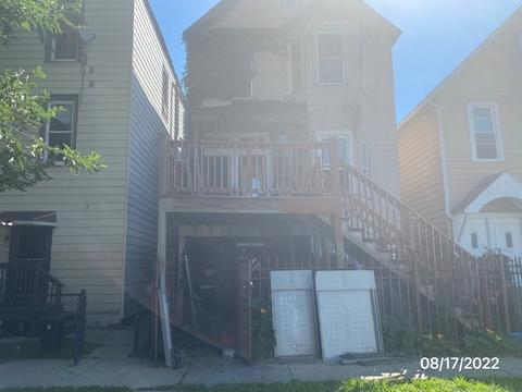 8433 S Mackinaw Ave, Chicago, IL 60617