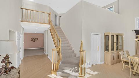 1804 Dunhill Cir, Glenview, IL 60025 photo 2