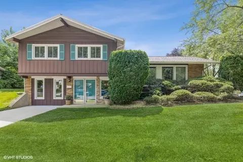6506 Briargate Dr, Downers Grove, IL 60516