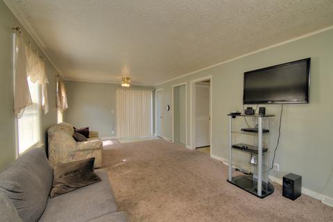 420 Sunset Dr, Elgin, IL 60123 photo 3
