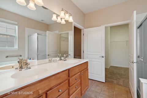 2852 Edgewater Dr, Elgin, IL 60124 photo 18