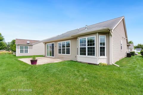 2852 Edgewater Dr, Elgin, IL 60124 photo 20