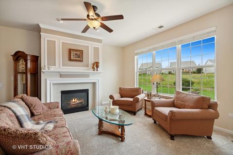 2852 Edgewater Dr, Elgin, IL 60124 photo 9