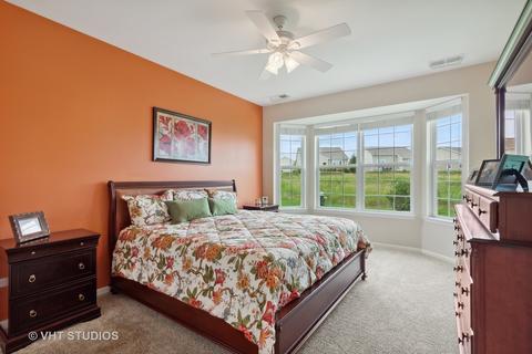 2852 Edgewater Dr, Elgin, IL 60124 photo 15