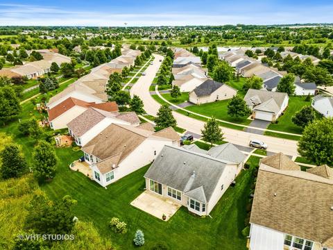 2852 Edgewater Dr, Elgin, IL 60124 photo 21