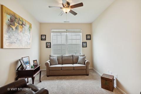 2852 Edgewater Dr, Elgin, IL 60124 photo 8