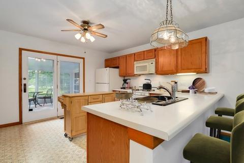 4675 Sunflower Ln, Hoffman Estates, IL 60192 photo 5
