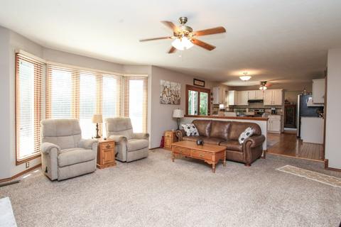1502 Beckenham Dr, Bloomington, IL 61704 photo 2