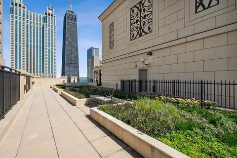 10 E Delaware Pl #31E, Chicago, IL 60611 photo 21