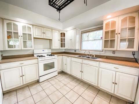 2006 Greendale Dr, Champaign, IL 61821 photo 10