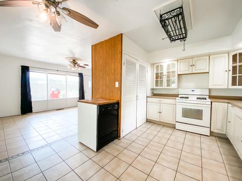 2006 Greendale Dr, Champaign, IL 61821 photo 9