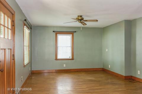 719 E Chapin St, Morris, IL 60450 photo 2