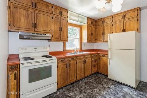 719 E Chapin St, Morris, IL 60450 photo 3