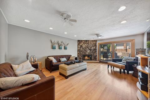 2000 W Mark Ter, Mount Prospect, IL 60056 photo 7