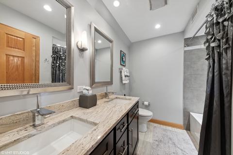 2000 W Mark Ter, Mount Prospect, IL 60056 photo 12