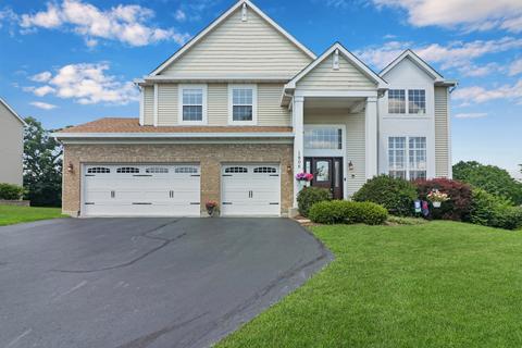 1806 Prairie Ridge Cir, Lindenhurst, IL 60046 photo 1