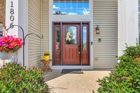 1806 Prairie Ridge Cir, Lindenhurst, IL 60046 photo 2