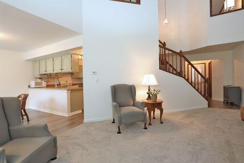 1616 Cypress Ct, Hoffman Estates, IL 60169 photo 4