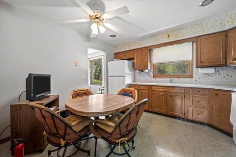 752 Diane Ave, Elgin, IL 60123 photo 7