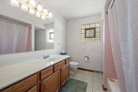 752 Diane Ave, Elgin, IL 60123 photo 10