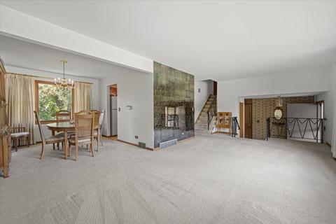 752 Diane Ave, Elgin, IL 60123 photo 4