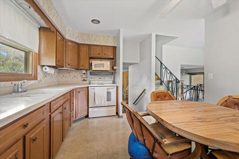 752 Diane Ave, Elgin, IL 60123 photo 6