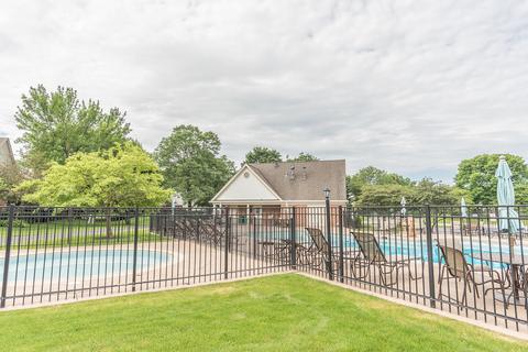 1608 Newburn Ct #D2, Wheeling, IL 60090 photo 33