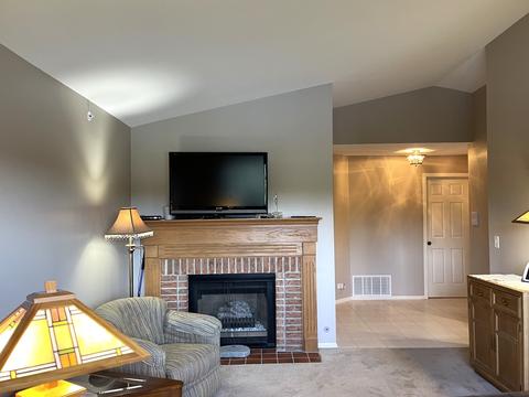 1608 Newburn Ct #D2, Wheeling, IL 60090 photo 5