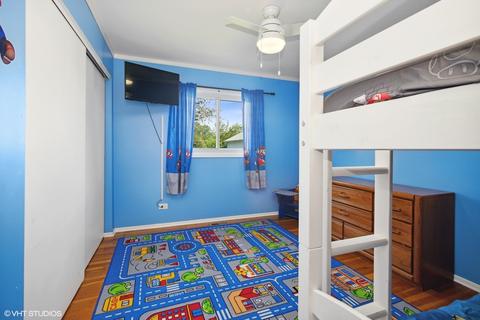 375 Pleasant St, Hoffman Estates, IL 60169 photo 8