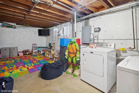 375 Pleasant St, Hoffman Estates, IL 60169 photo 11