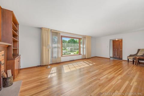 2 S372 Seneca Dr, Wheaton, IL 60189 photo 5