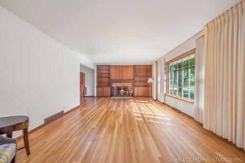 2 S372 Seneca Dr, Wheaton, IL 60189 photo 4