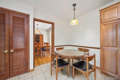 2 S372 Seneca Dr, Wheaton, IL 60189 photo 7