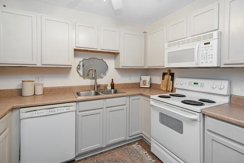3 Ross Dr #5, Bloomington, IL 61701 photo 9