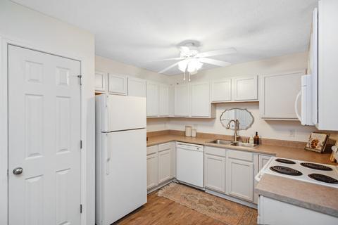 3 Ross Dr #5, Bloomington, IL 61701 photo 8