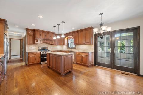 1210 Eagle Ct, Wheaton, IL 60189 photo 11