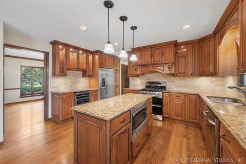 1210 Eagle Ct, Wheaton, IL 60189 photo 9
