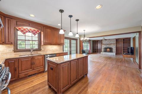 1210 Eagle Ct, Wheaton, IL 60189 photo 10