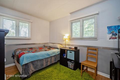1315 Whitcomb Ave, Des Plaines, IL 60018 photo 17