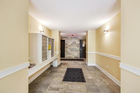 207 E 31st St #2E, Chicago, IL 60616 photo 3