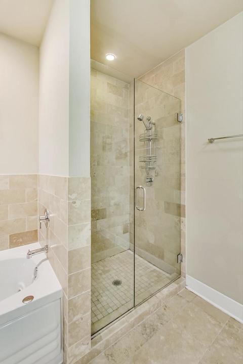 207 E 31st St #2E, Chicago, IL 60616 photo 23