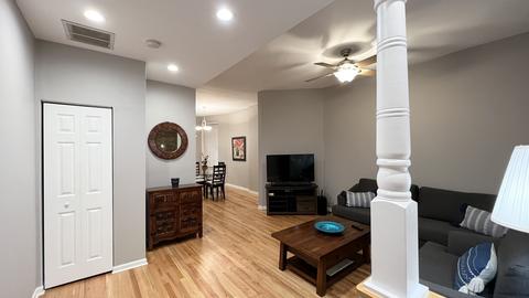 250 E 37th St, Chicago, IL 60653 photo 6