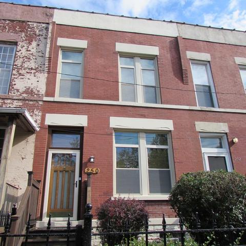 250 E 37th St, Chicago, IL 60653 photo 1
