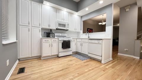 250 E 37th St, Chicago, IL 60653 photo 12